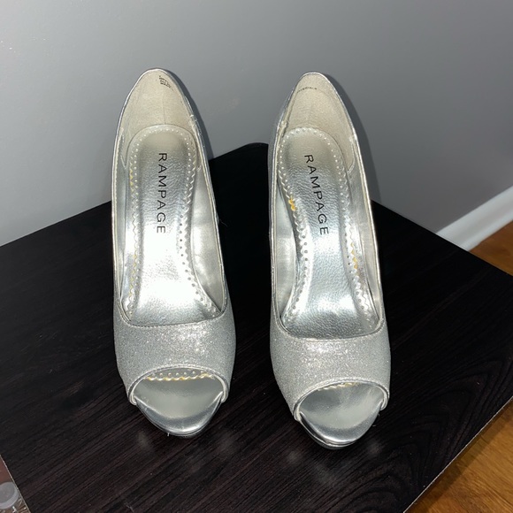 Silver glitter peep toe pumps - Picture 3 of 4